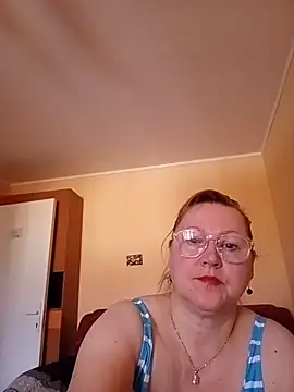 Snapshot of I_amVeronicle chatting on June 10, 5:18 am I amVeronicle online show from June 10, 5:18 am