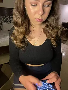 DirtyDiannaX online show from April 18, 6:45 pm