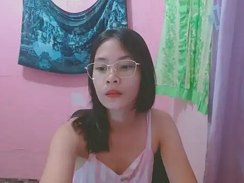 Snapshot of Sweetsexylady19 chatting on July 11, 6:27 am Sweetsexylady19 online show from July 11, 6:27 am