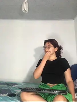 Snapshot of Evaa_02 chatting on June 2, 11:56 am Evaa 02 online show from June 2, 11:56 am