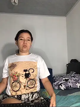 Snapshot of Evaa_02 chatting on June 8, 11:54 am Evaa 02 online show from June 8, 11:54 am