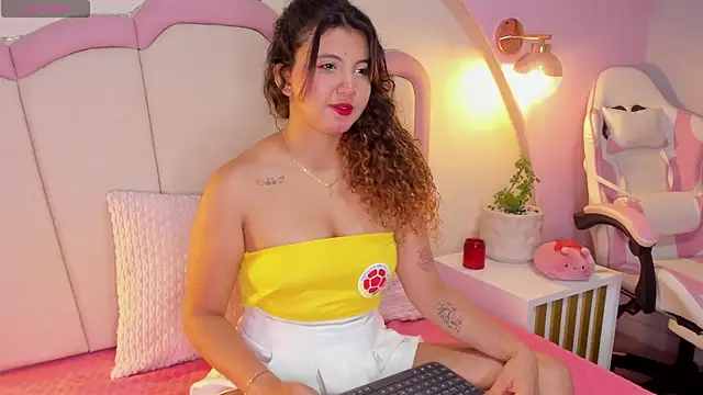 Snapshot of alexa_cutte_ chatting on July 3, 10:43 am alexa cutte online show from July 3, 10:43 am