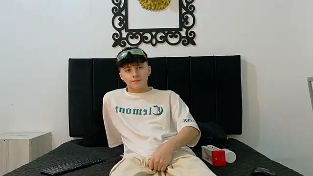 Snapshot of LunayDream chatting on June 13, 11:41 am LunayDream online show from June 13, 11:41 am