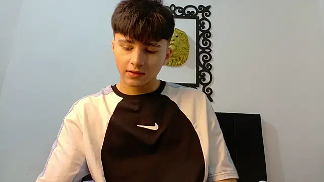 Snapshot of LunayDream chatting on July 6, 3:03 pm LunayDream online show from July 6, 3:03 pm