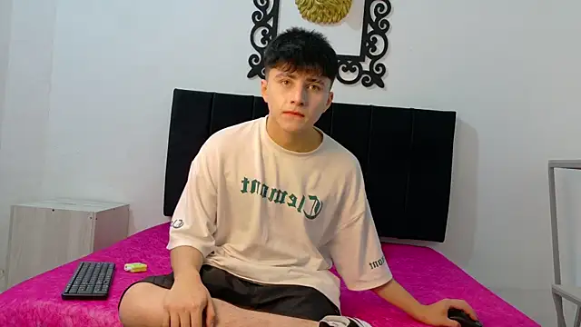 Snapshot of LunayDream chatting on July 7, 11:58 am LunayDream online show from July 7, 11:58 am