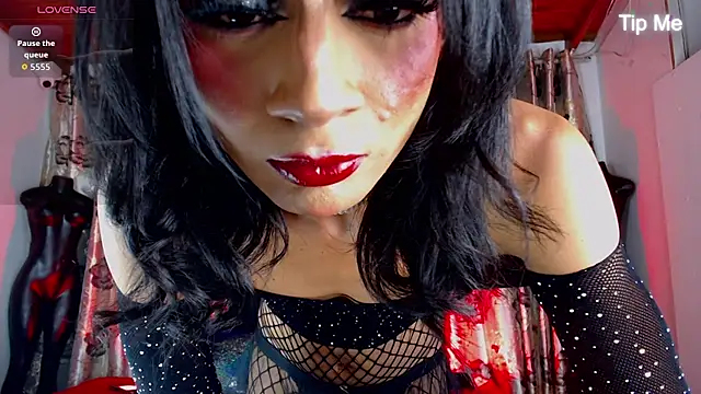 Snapshot of Hecate_doll chatting on June 7, 2:43 pm Hecate doll online show from June 7, 2:43 pm