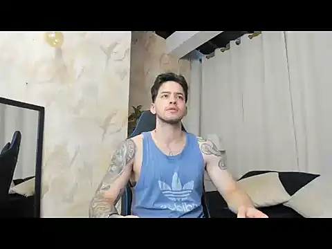 Snapshot of RONNY_COLTON chatting on May 18, 11:27 am RONNY COLTON online show from May 18, 11:27 am