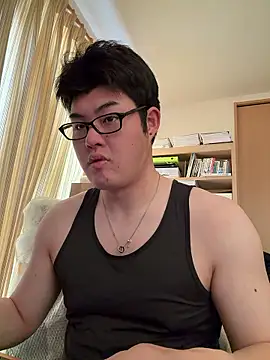 Snapshot of shun_201 chatting on May 16, 2:30 am shun 201 online show from May 16, 2:30 am