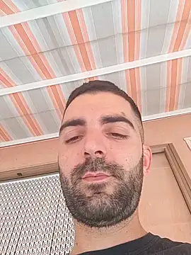 Snapshot of alieno_napoletano chatting on June 14, 10:28 am alieno napoletano online show from June 14, 10:28 am