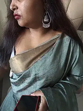 Snapshot of samanatha91 chatting on May 26, 2:40 am samanatha91 online show from May 26, 2:40 am