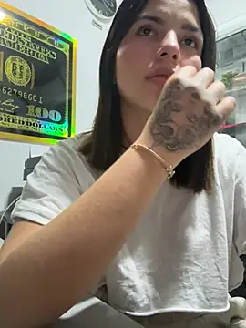 Mia Tylor01 online show from July 4, 4:51 am