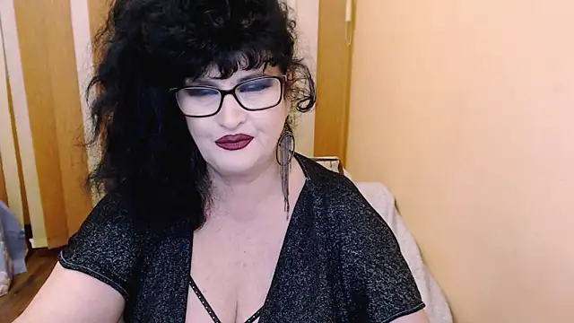 Snapshot of QuuenOfSin chatting on December 7, 6:37 pm QuuenOfSin online show from December 7, 6:37 pm
