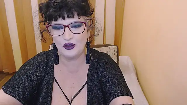 Snapshot of QuuenOfSin chatting on March 2, 5:25 pm QuuenOfSin online show from March 2, 5:25 pm