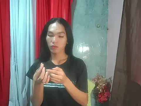 Snapshot of urnaughty_kim chatting on May 3, 11:44 pm urnaughty kim online show from May 3, 11:44 pm