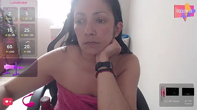 Snapshot of Melissaleehot chatting on June 6, 7:51 pm Melissaleehot online show from June 6, 7:51 pm