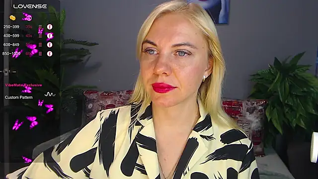 Snapshot of FromRussia chatting on July 22, 1:30 am FromRussia online show from July 22, 1:30 am