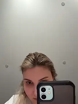 AmeliaLux online show from May 4, 11:39 am