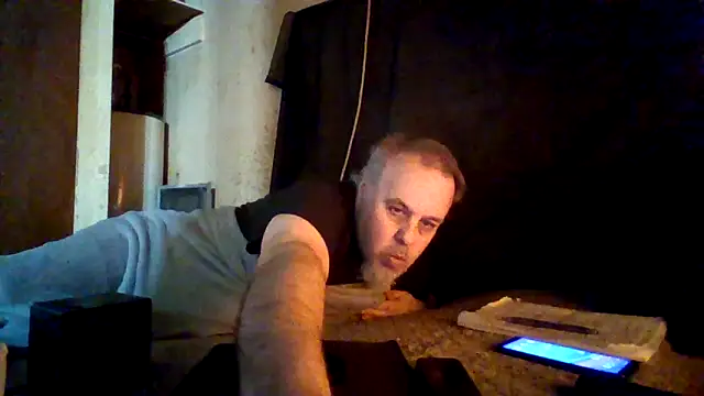 Snapshot of Nightshade1195 chatting on May 13, 4:04 pm Nightshade1195 online show from May 13, 4:04 pm