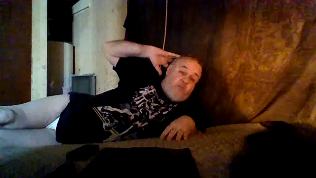 Snapshot of Nightshade1195 chatting on May 28, 6:05 pm Nightshade1195 online show from May 28, 6:05 pm