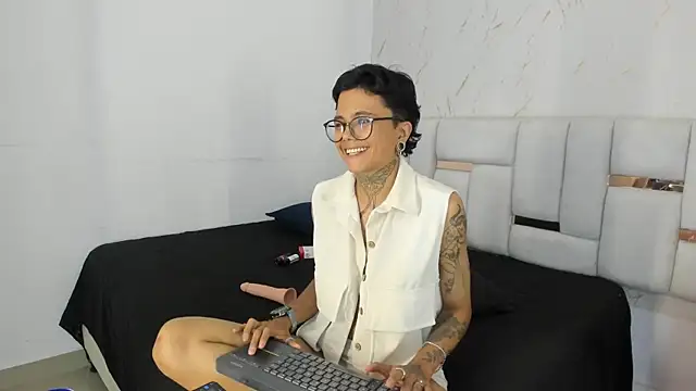 Snapshot of Antony_D_ossa chatting on May 16, 7:56 pm Antony D ossa online show from May 16, 7:56 pm