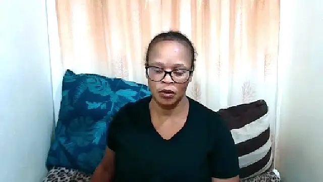 Ebony Bloom69 online show from June 2, 5:09 am