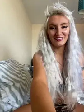 Snapshot of Livistreetxx chatting on May 10, 10:42 am Livistreetxx online show from May 10, 10:42 am