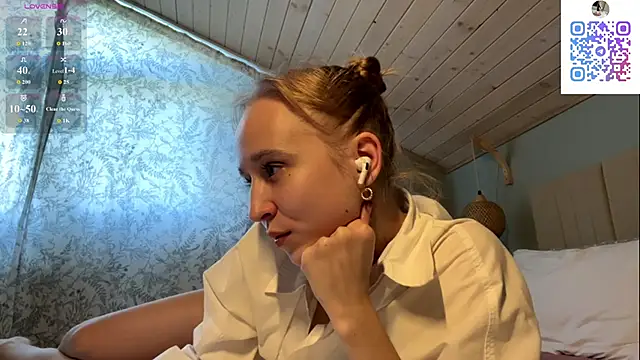 oliviakiiss online show from April 27, 2:15 pm