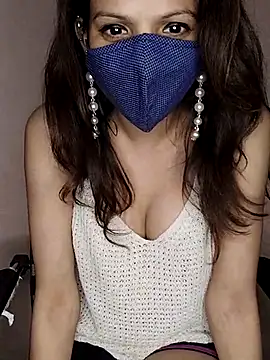 Snapshot of lovelyrosewifey chatting on May 4, 11:17 am lovelyrosewifey online show from May 4, 11:17 am