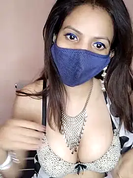 Snapshot of lovelyrosewifey chatting on May 10, 11:37 am lovelyrosewifey online show from May 10, 11:37 am