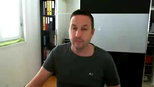 FeelFree88-ZH online show from April 24, 9:45 am