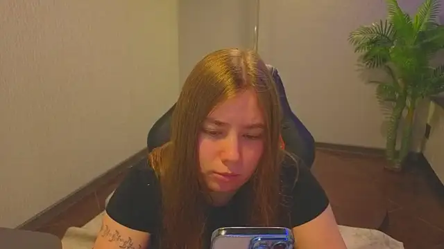 Snapshot of Boobsy_girl chatting on August 2, 11:41 am Boobsy girl online show from August 2, 11:41 am