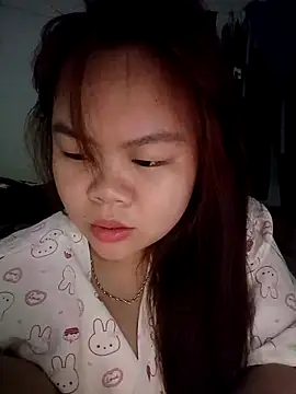 Truxcy1 online show from April 23, 4:42 pm