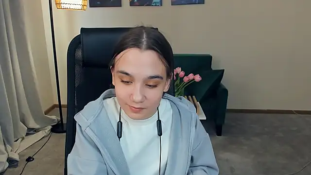 MarianHenaire online show from April 22, 10:17 am