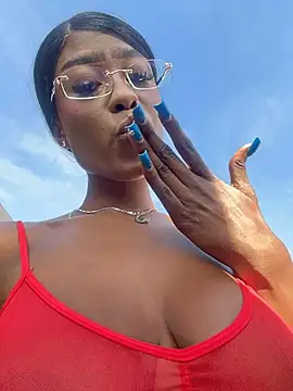 Snapshot of CocoaLuxeXXX chatting on July 2, 1:17 pm CocoaLuxeXXX online show from July 2, 1:17 pm
