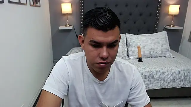 mathias thompson online show from April 22, 1:01 pm