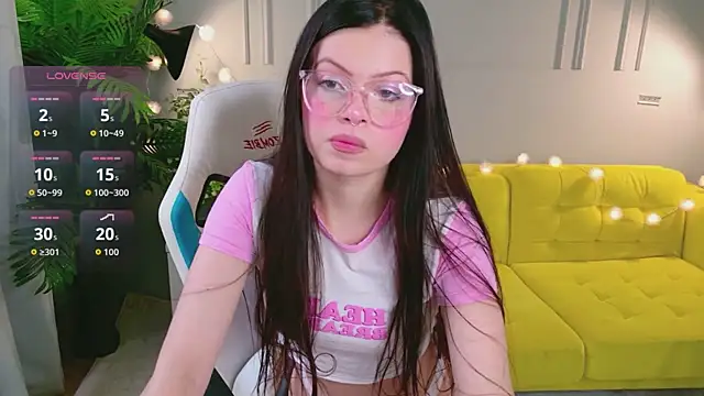StormiSky online show from July 23, 1:42 pm