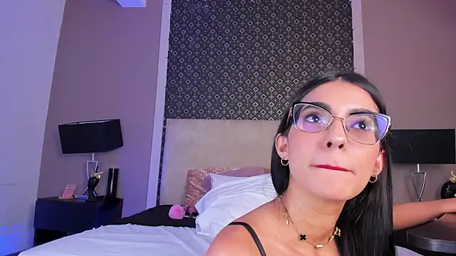 Snapshot of Larissa_Luna chatting on June 3, 12:30 pm Larissa Luna online show from June 3, 12:30 pm