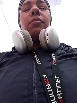 Snapshot of Ivon_C chatting on May 21, 1:40 pm Ivon C online show from May 21, 1:40 pm