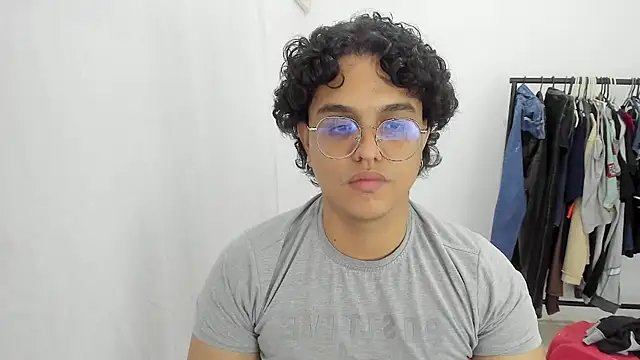 Donatello versus online show from April 21, 1:42 am