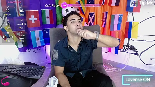 Snapshot of caius_bigcock1 chatting on June 20, 12:19 pm caius bigcock1 online show from June 20, 12:19 pm