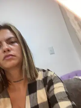 Snapshot of charly_mia chatting on July 13, 1:52 am charly mia online show from July 13, 1:52 am
