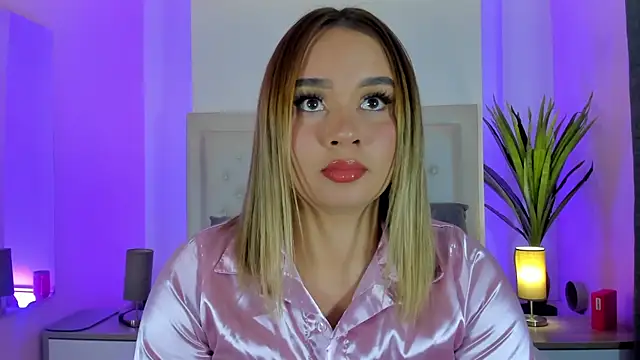 Snapshot of Sofia_pamela_ chatting on July 21, 7:38 pm Sofia pamela online show from July 21, 7:38 pm