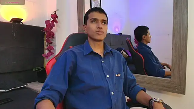 Snapshot of Alan_Colthon chatting on June 7, 3:43 am Alan Colthon online show from June 7, 3:43 am