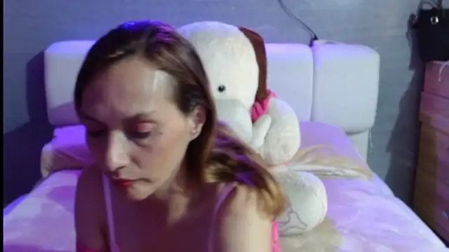 italagomez1 online show from April 26, 7:11 pm