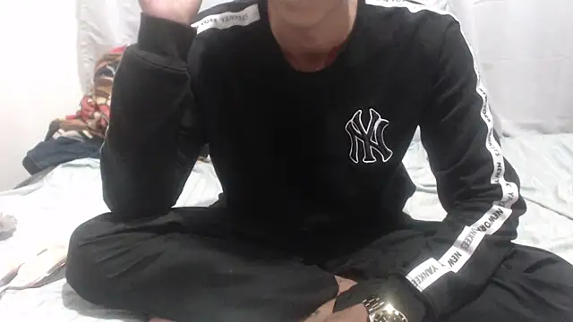 dark 21   online show from April 22, 11:06 pm