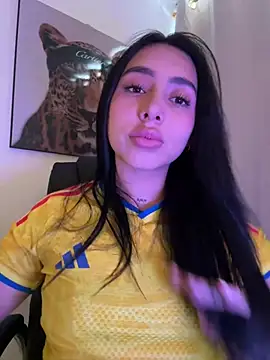 Snapshot of IsabellaNoir_ chatting on July 3, 6:25 pm IsabellaNoir online show from July 3, 6:25 pm