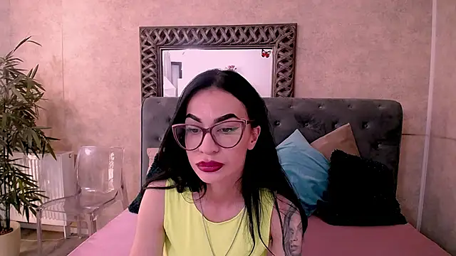 RaniaVibeXX online show from April 24, 4:59 am