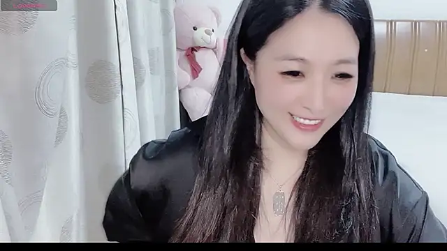 Snapshot of D-Misslu chatting on July 10, 1:25 pm D-Misslu online show from July 10, 1:25 pm