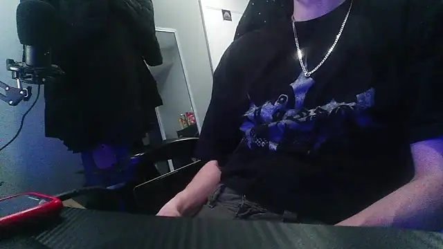 8inchesfr online show from May 4, 2:51 am