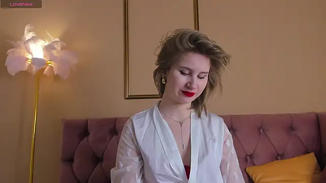 Lilianadaniels online show from May 3, 1:33 am